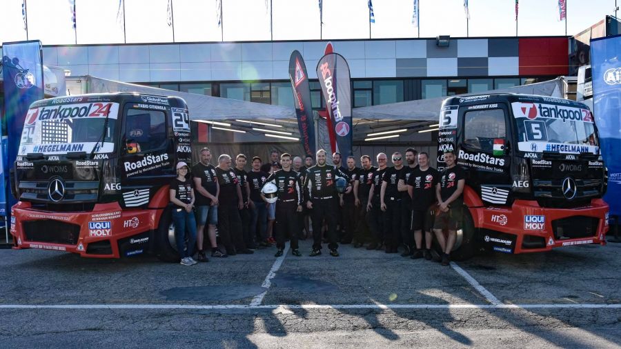 Dobogóval hálálná meg szurkolóinak a biztatást Kiss Norbert a Hungaroringen - STYLENEWS - Aktuális - kamion, kamion eb, kiss norbi, verseny, 