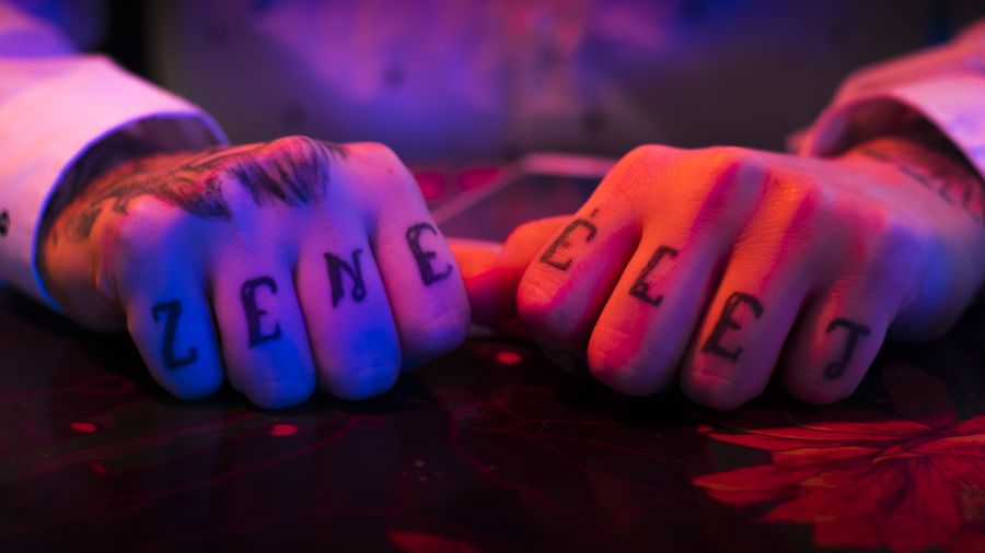 Hiába az erőlködés, ha belül érzed, hogy valaki más vagy. - STYLENEWS - Interjúk - énekes, interjú, karaoke,