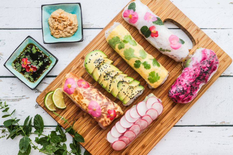 Színes nyári tekercsek tofuval, Ötfűszeres kacsával, mogyoró- és szójaszósszal - STYLELIFE - Gasztronómia - ázsiai ételek, ázsiai receptek, gasztronómia, 