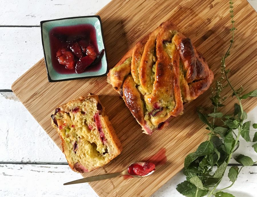 Pisztáciás-szilvás babka (jeruzsálemi kalács) - STYLELIFE - Gasztronómia - babka, gasztronómia, jeruzsálemi kalács, receptek, 