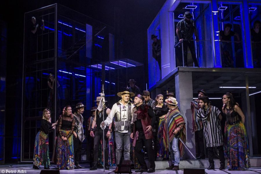 Azt éreztem, hogy része voltam az előadásnak, bár az illatok és a hely aurája, ma még pótolhatatlan - STYLENEWS - Kultúr-kitérő - la mancha lovagja, operett, operettszínház, 