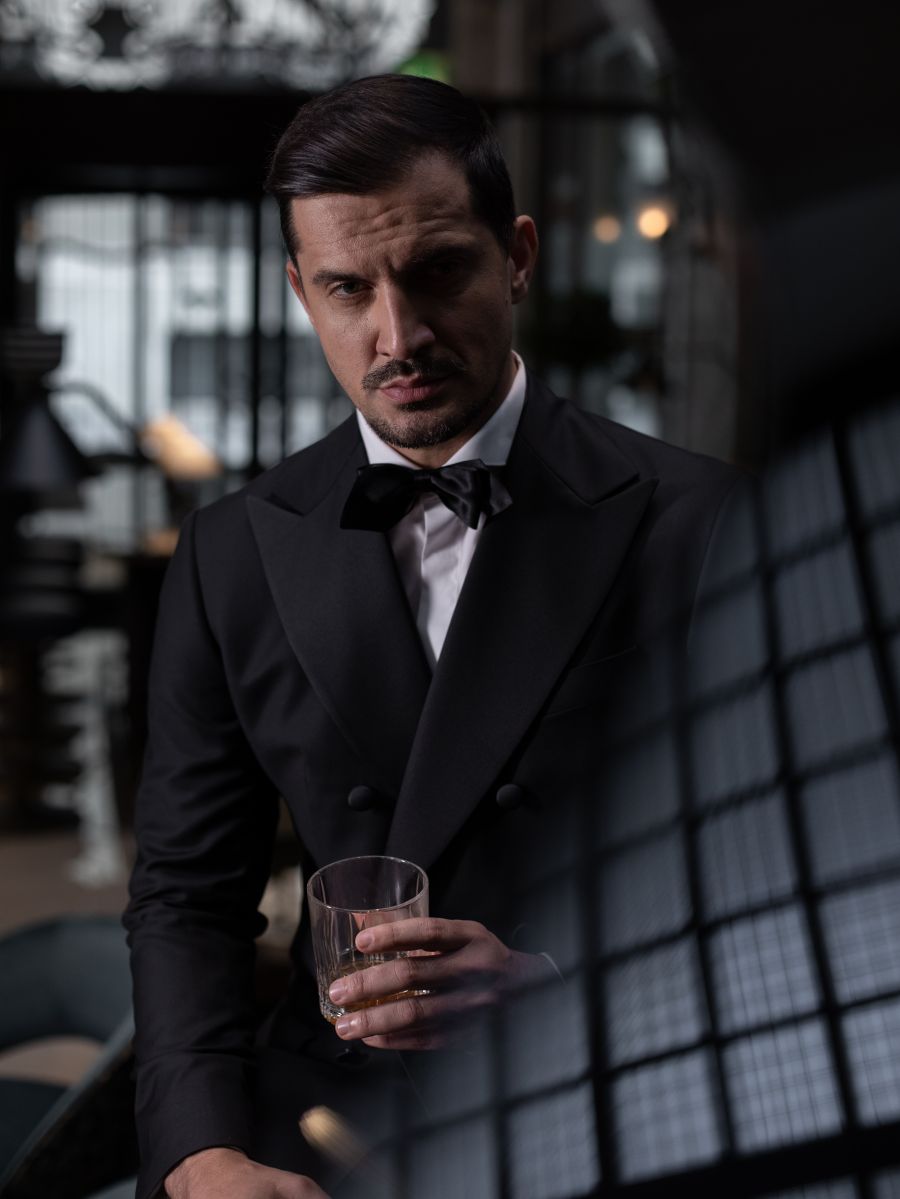 Canissi Szabóság - Méretes öltönyök, extra törődéssel - DIVAT&STÍLUS - Hírek  - férfiak, férfidivat, öltönyök, szabóság, 