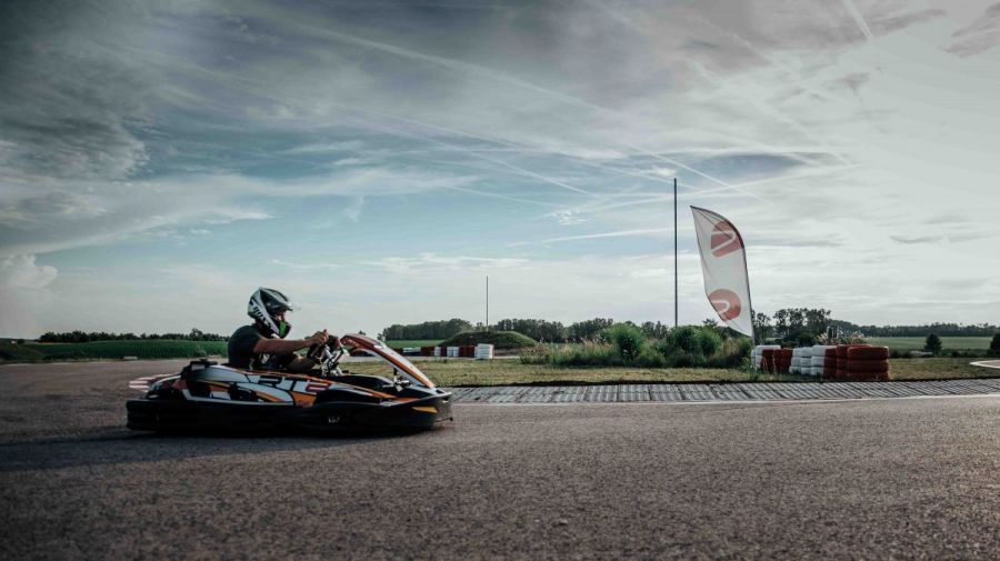 Élmény és biztonság – A legtöbb, amit adhatsz - STYLENEWS - Mobility - ajándék, biztonság, drivingcamp, élmény, élmény ajándék, karácsony, karácsonyi ajándék, 