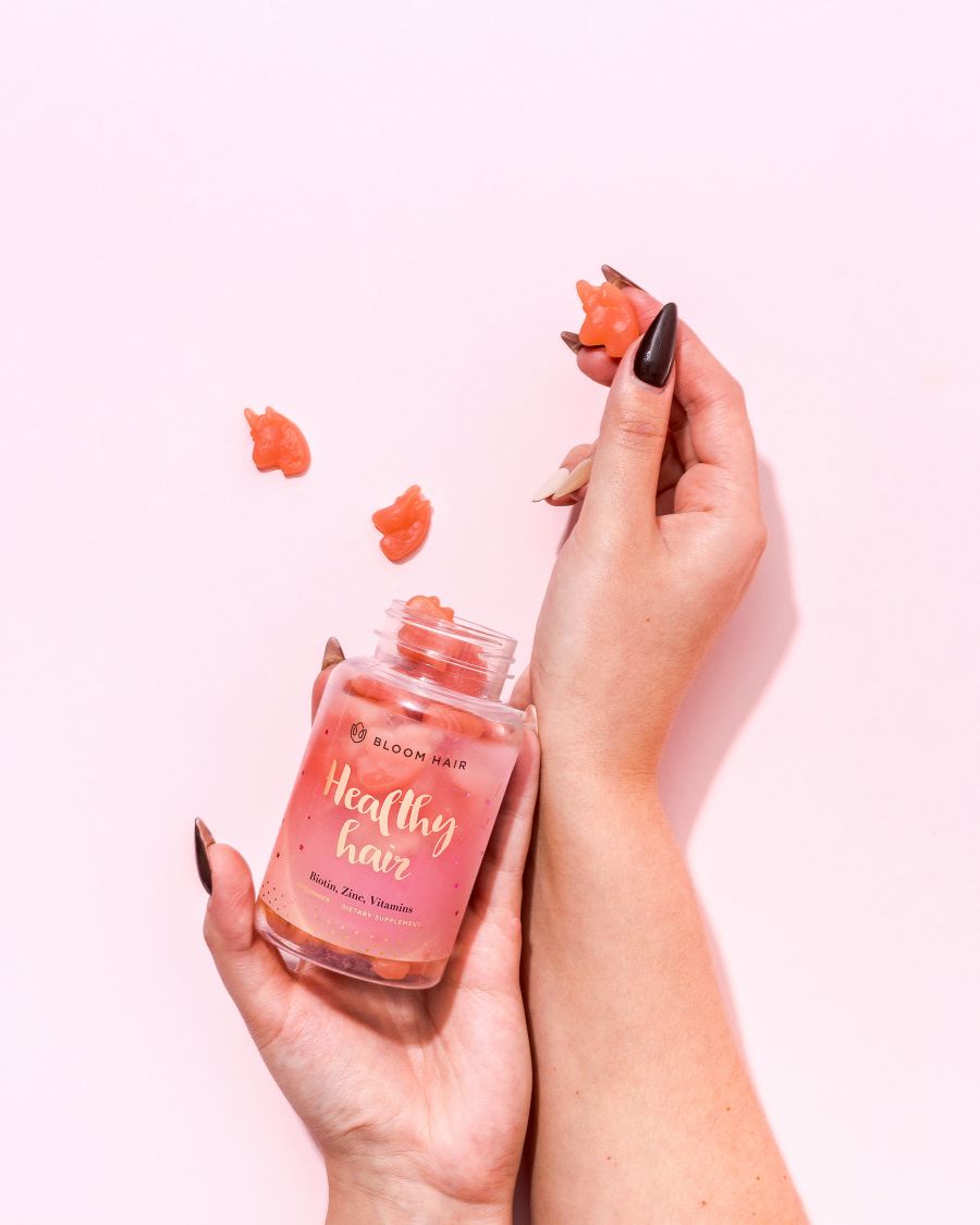 Hogyan előzzük meg a hajhullást tavasszal - SZÉPSÉG - Hajápolás  - bloom hair, bloom hair gummies, hajápolás, hajhullás, 