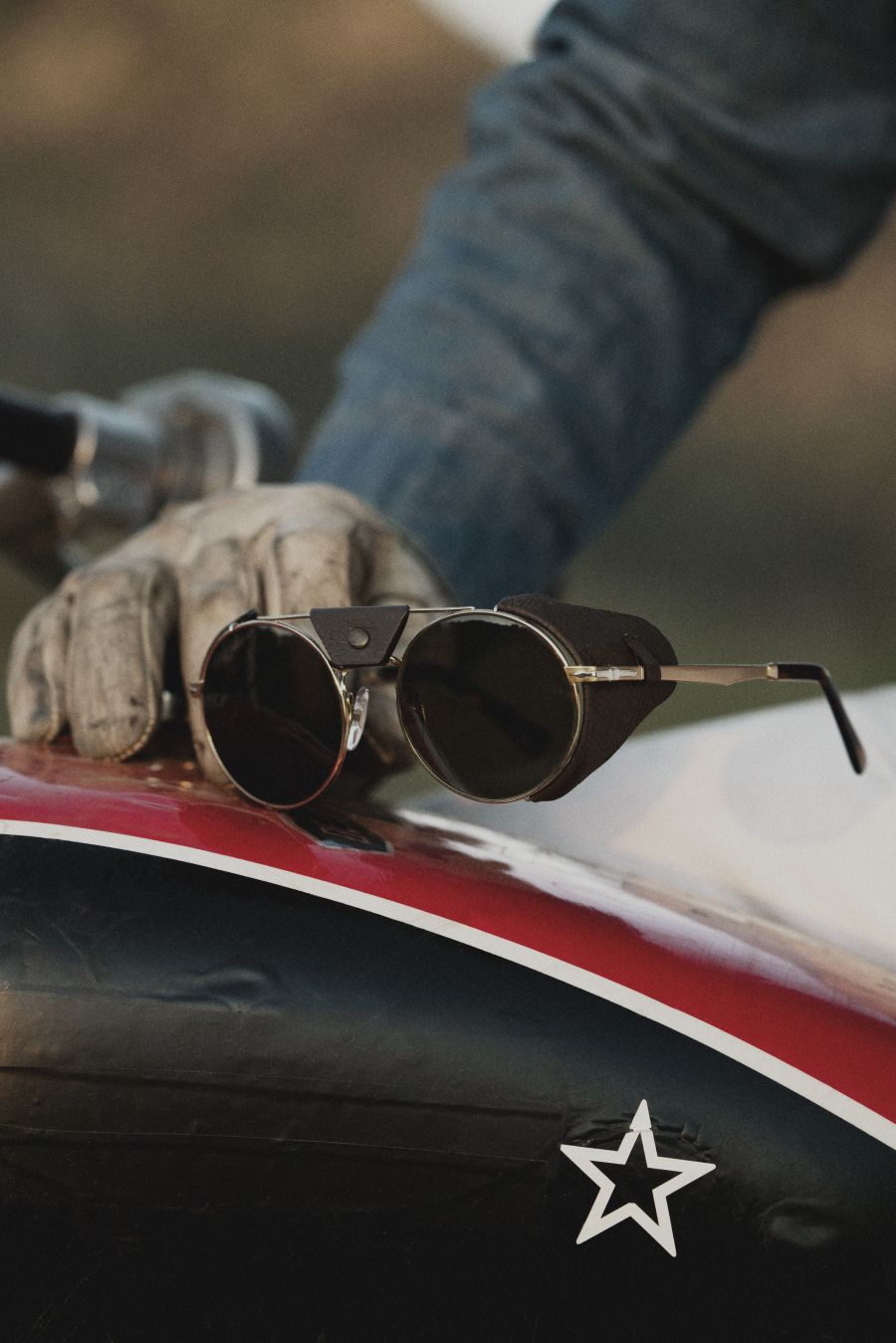 A belső szenvedélyről szól a Persol új kollekciója - DIVAT&STÍLUS - Hírek  - dimitri coste, dr. woo, luxottica, persol, soko, 