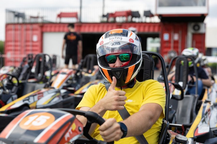 5 hasznos tipp az élménydús és emlékezetes csapatépítőhöz - KERESD A NŐT  - Fesztelen mindennapok - csapatépítés, csapatépítő programok, drivingcamp, gokart, 